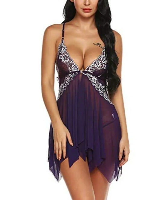 Elegant and sexy lace nightgown with front closure